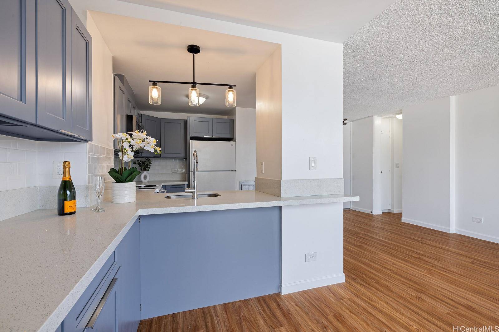 Honolulu, HI 96826,2121 Algaroba Street #802