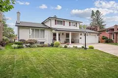 St. Catharines, ON L2M 7G8,19 Meadowbrook CRES