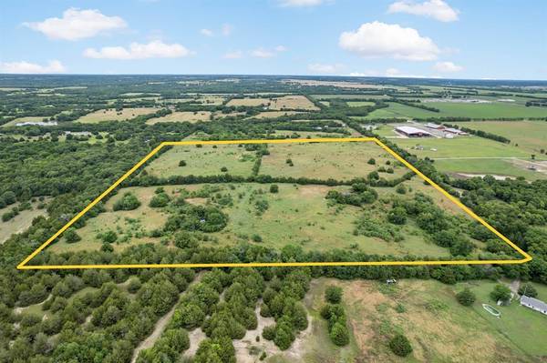 207 Possom Trot Hollow Road, Whitewright, TX 75491