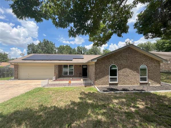 236 Rhineland Road, Benbrook, TX 76126