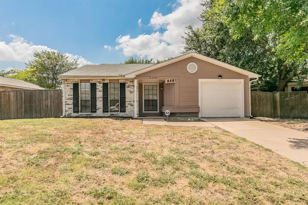 4209 Malone Avenue, The Colony, TX 75056