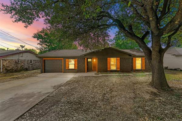 1035 Bryant Street, Benbrook, TX 76126