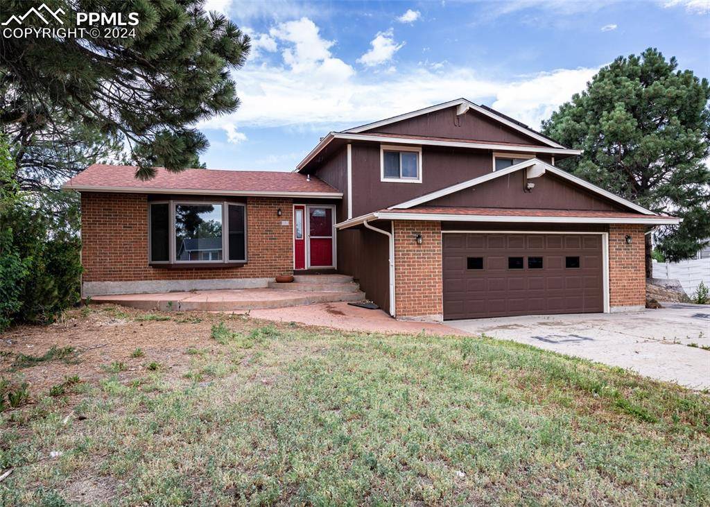 Pueblo, CO 81001,19 Hampton CT