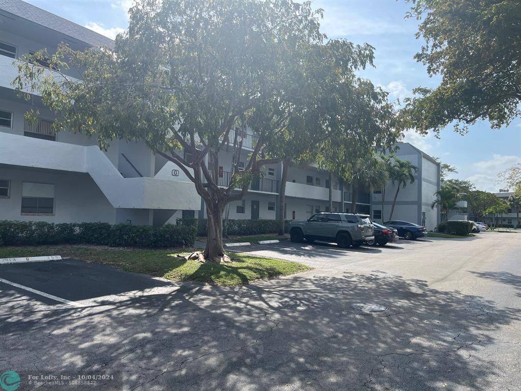 Fort Lauderdale, FL 33321,8360 Sands Point Blvd  #305