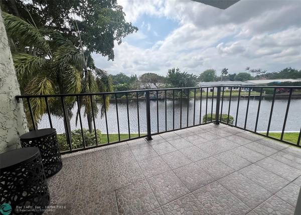 Wilton Manors, FL 33334,3004 NE 5th Ter  #208-C