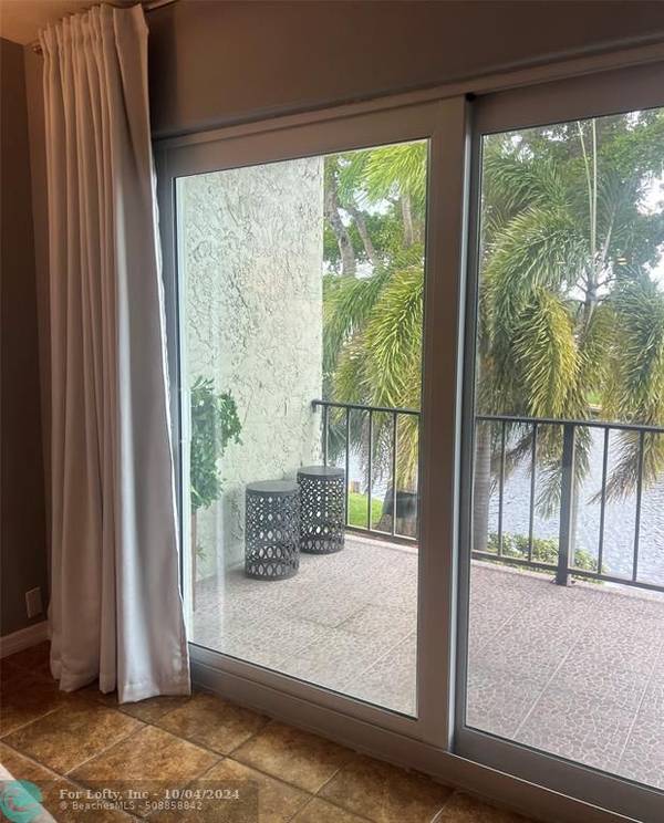 Wilton Manors, FL 33334,3004 NE 5th Ter  #208-C