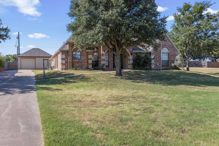 207 Aqua Vista Drive, Granbury, TX 76049