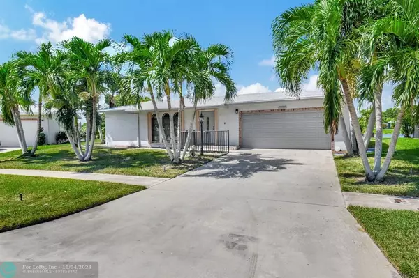 14697 Sunny Waters Ln, Delray Beach, FL 33484