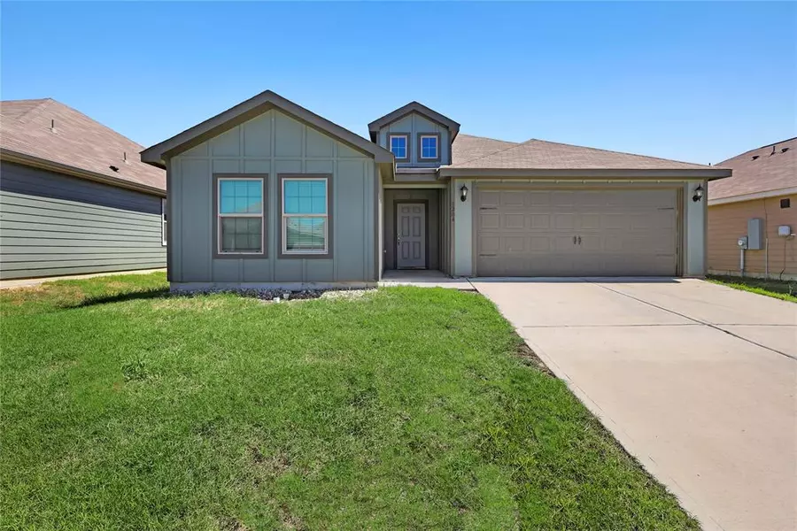 8204 Buck Mountain Pass, Fort Worth, TX 76179