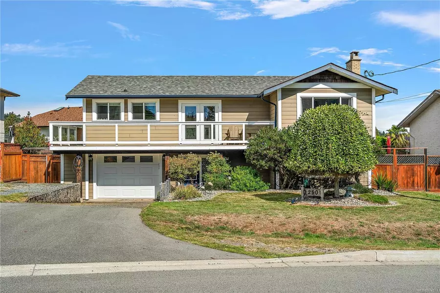 250 Seafield Rd, Colwood, BC V9C 1S6