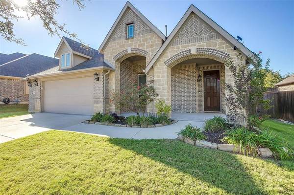 904 Robles Way, Burleson, TX 76028