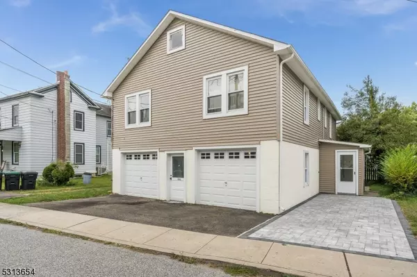 66 Carpenter St #2, Milford Boro, NJ 08848