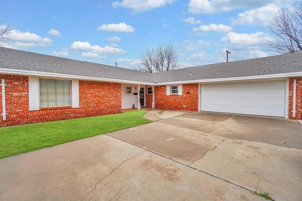 421 W Madison Street, Mangum, OK 73554