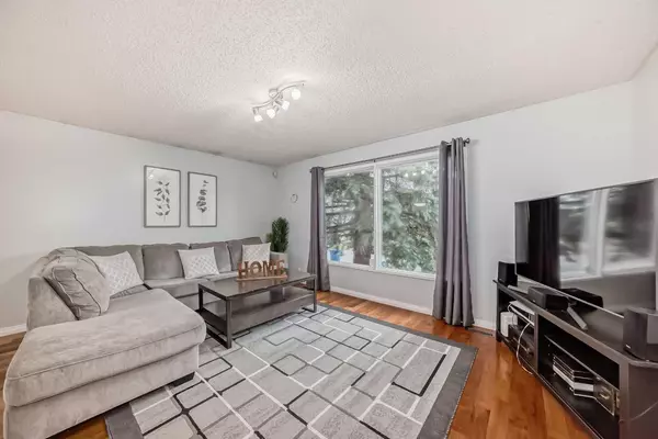 Calgary, AB T2A 6Y1,139 Abalone WAY NE