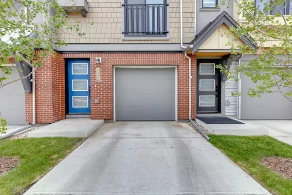 Calgary, AB T3H 6E8,98 Spring Willow Close SW