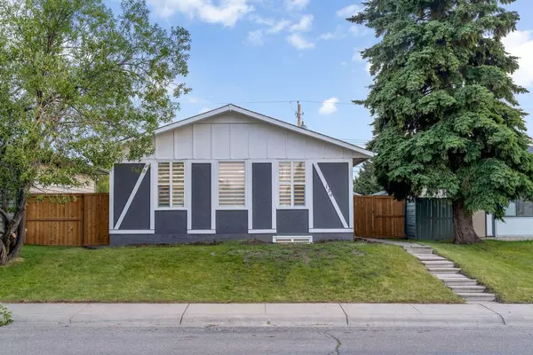 Calgary, AB T2A3N9,139 Penbrooke Close SE