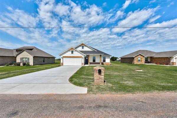 405 N Maple Avenue, Union City, OK 73090