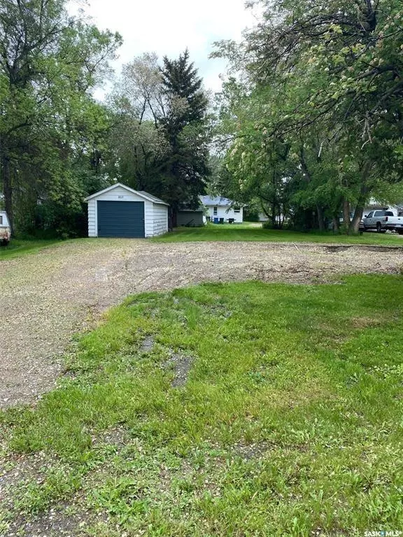 805 Peters AVENUE, Oxbow, SK S0C 2B0