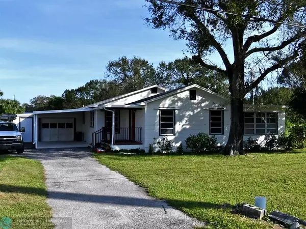 2304 S 41st St, Fort Pierce, FL 34981