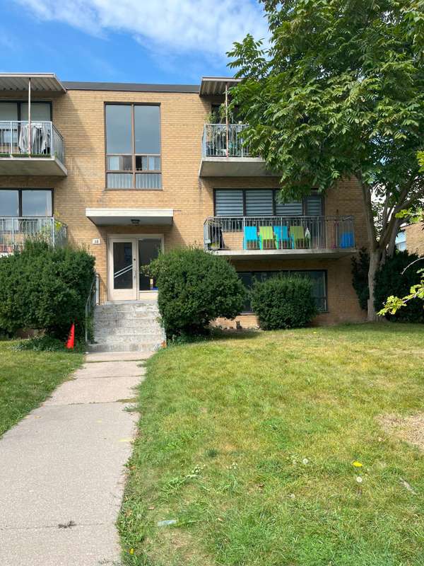 28 Fraserwood AVE #Unit 1, Toronto C04, ON M6B 2N5