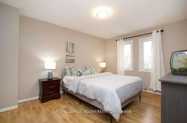 Oshawa, ON L1G 7Z1,1838 Woodgate CT