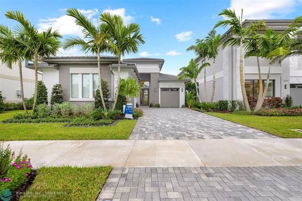 13135 Feathering Way, West Palm Beach, FL 33412