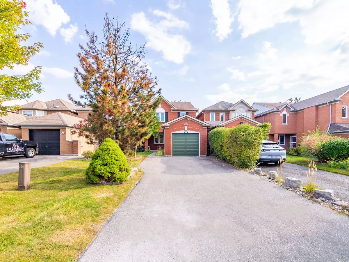 Pickering, ON L1V 6S4,164 White Pine CRES