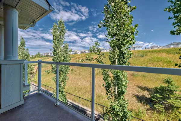 Calgary, AB T3G 0C3,500 Rocky Vista GDNS NW #422