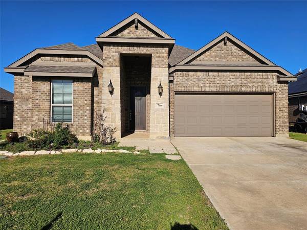 716 Waterford Way, Joshua, TX 76058