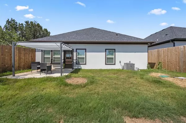 Granbury, TX 76048,744 E bluebonnet Drive