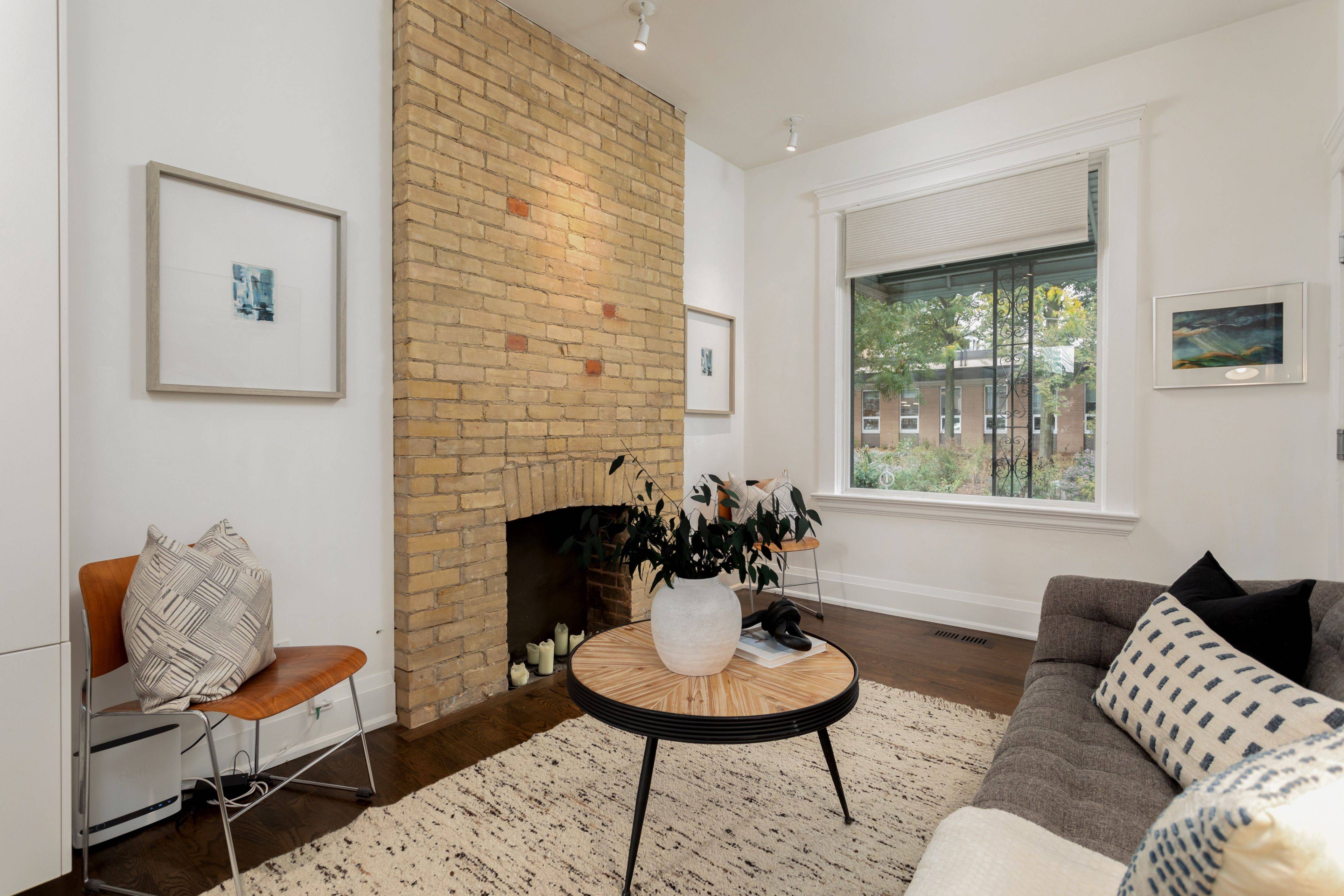Toronto C01, ON M6K 1S8,19 Shirley ST