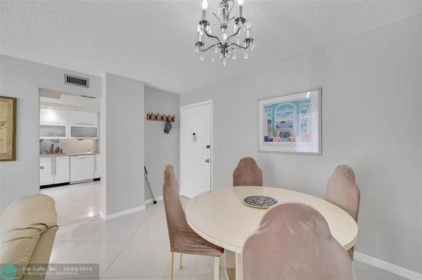 Hallandale Beach, FL 33009,3161 S OCEAN DR  #207