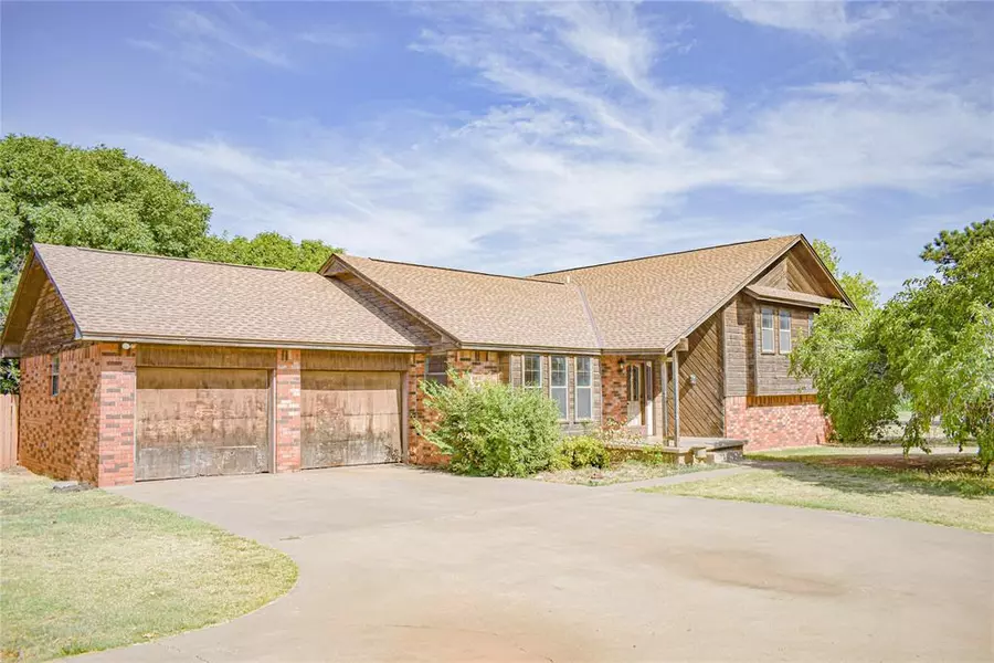 1807 N 4th Street, Sayre, OK 73662