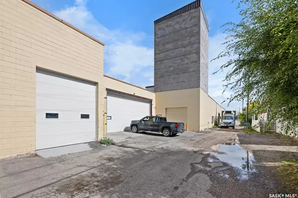 Moose Jaw, SK S6H 0L9,461 ATHABASCA STREET