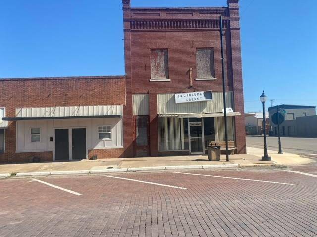 125 S main Street, Lindsay, OK 73052