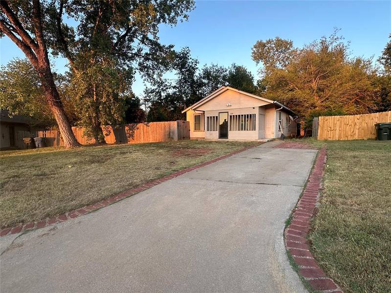 1520 Patricia Drive, Midwest City, OK 73130