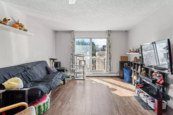 Calgary, AB T2S 0C6,545 18 AVE SW #406