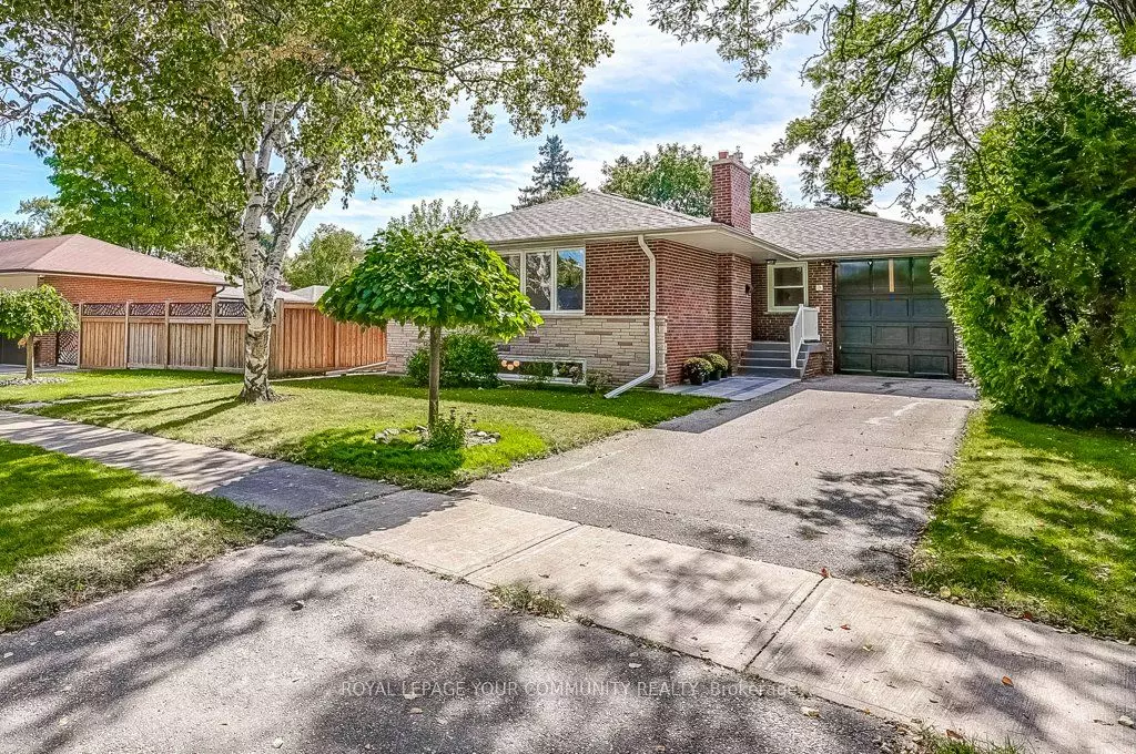 Toronto W09, ON M9P 1L4,3 Laurelwood CRES