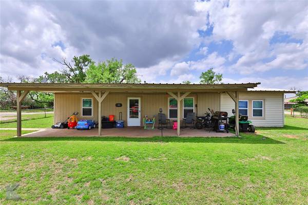 Tye, TX 79563,108 Indian Creek