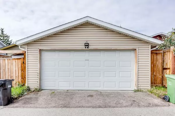 Calgary, AB T3J 2P3,72 Tararidge Close NE