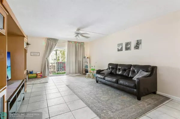 Fort Lauderdale, FL 33334,1400 NE 57th Ct  #102