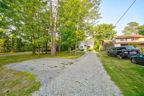 261 Sand RD, East Gwillimbury, ON L9N 1K1