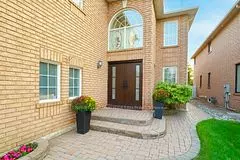 Mississauga, ON L5N 7M1,7354 Black Walnut TRL