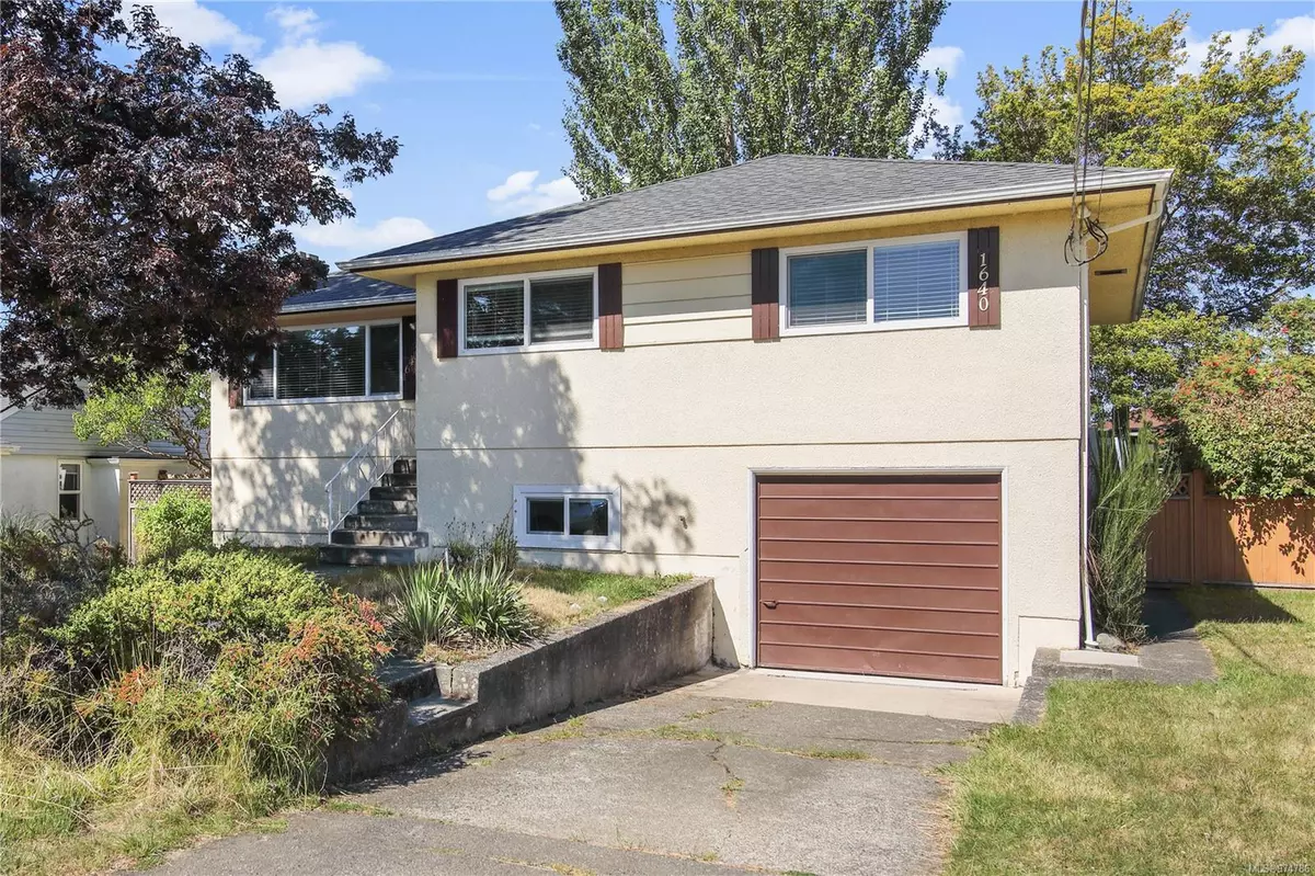 Saanich, BC V8P 3C1,1640 Howroyd Ave