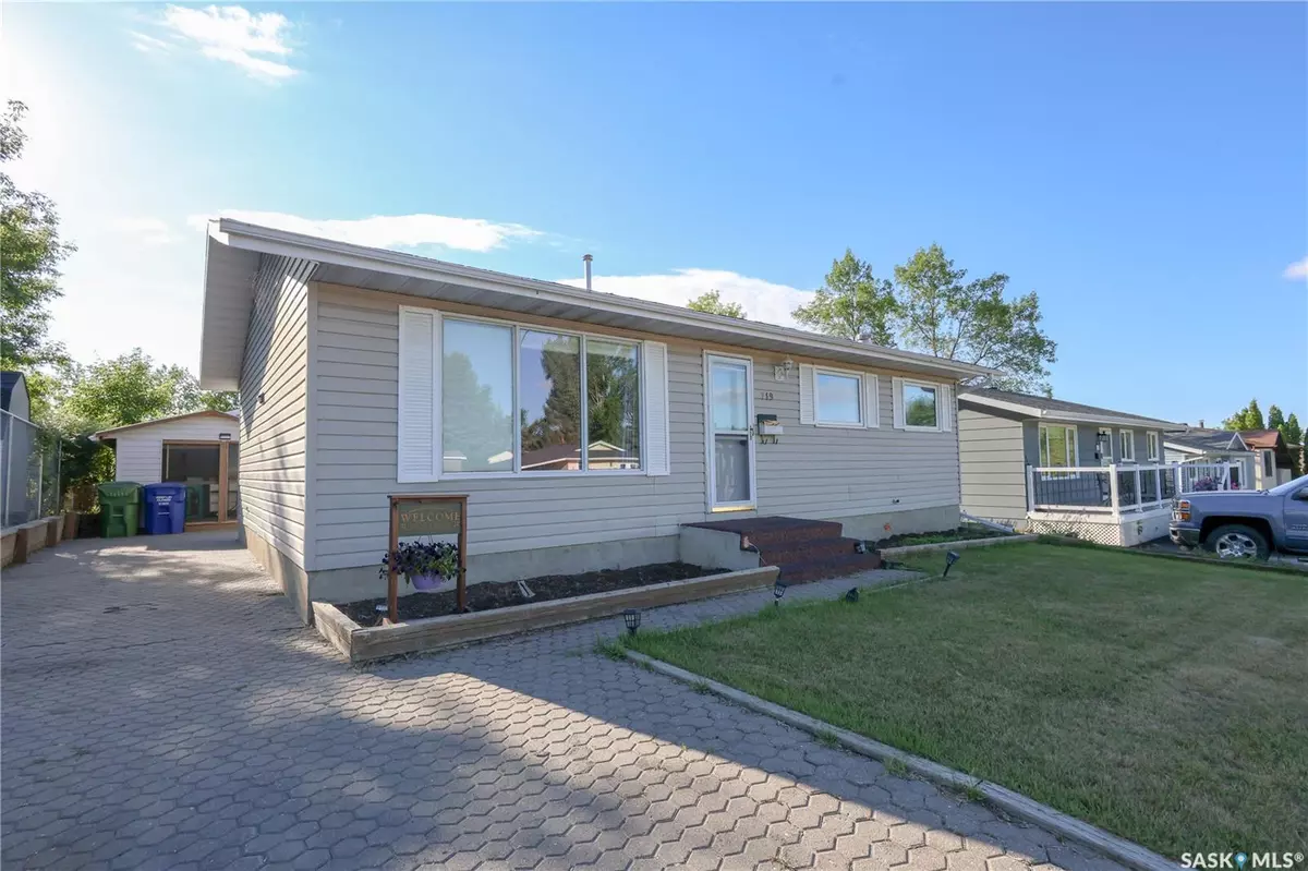 Prince Albert, SK S6V 6W3,719 McCraney CRESCENT