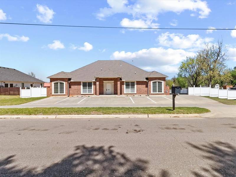 10061 SE 14th Street, Midwest City, OK 73130