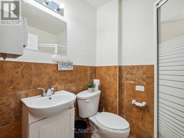 Toronto C06, ON M3H 2T4,858 Sheppard AVE W #200