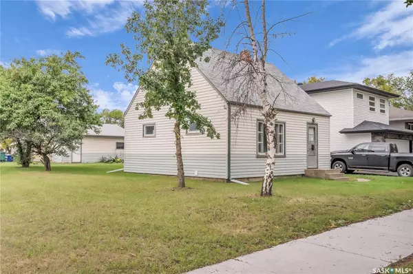 929 K AVENUE S,  Saskatoon,  SK S7M 2E9