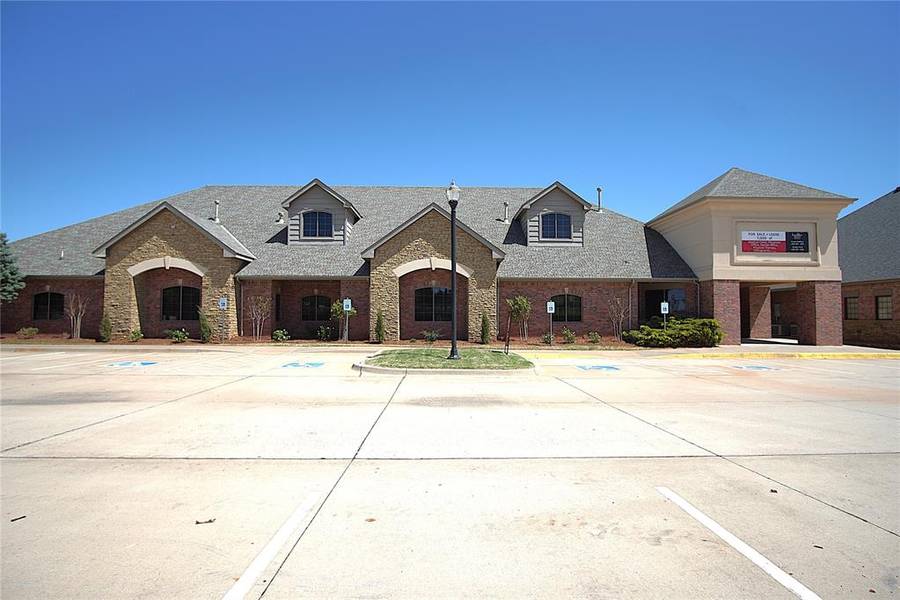 1468 N Mustang Road, Mustang, OK 73064