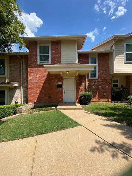 1949 Shorewood Drive, Grapevine, TX 76051